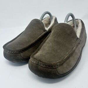 Men's UGG Brown Suede Loafers size 9
